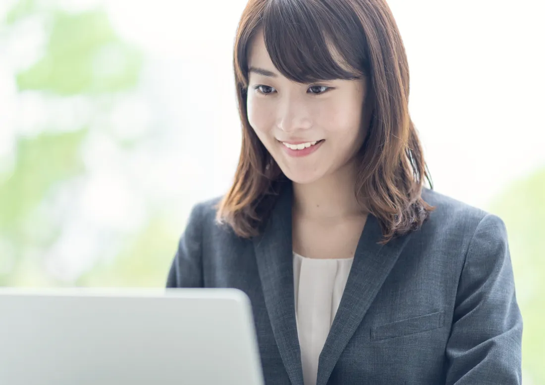 翻訳者の派遣画像